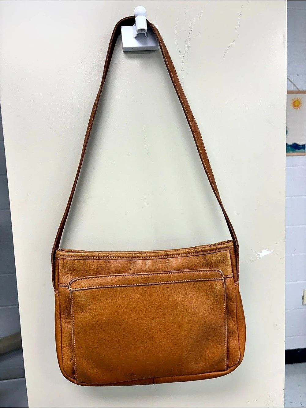 Vintage Contessa Caramel Leather Multi-Pocket Shoulder Bag Hobo 70s 80s